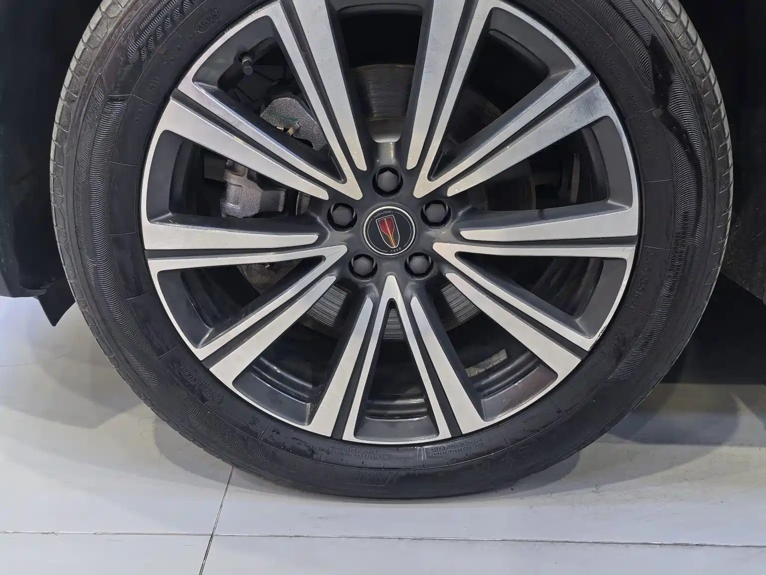 Photo 22 - Hongqi HS7 PHEV