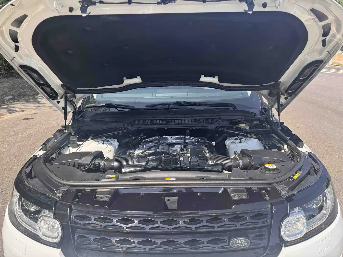 Фото 21 - Land Rover Range Rover Sport