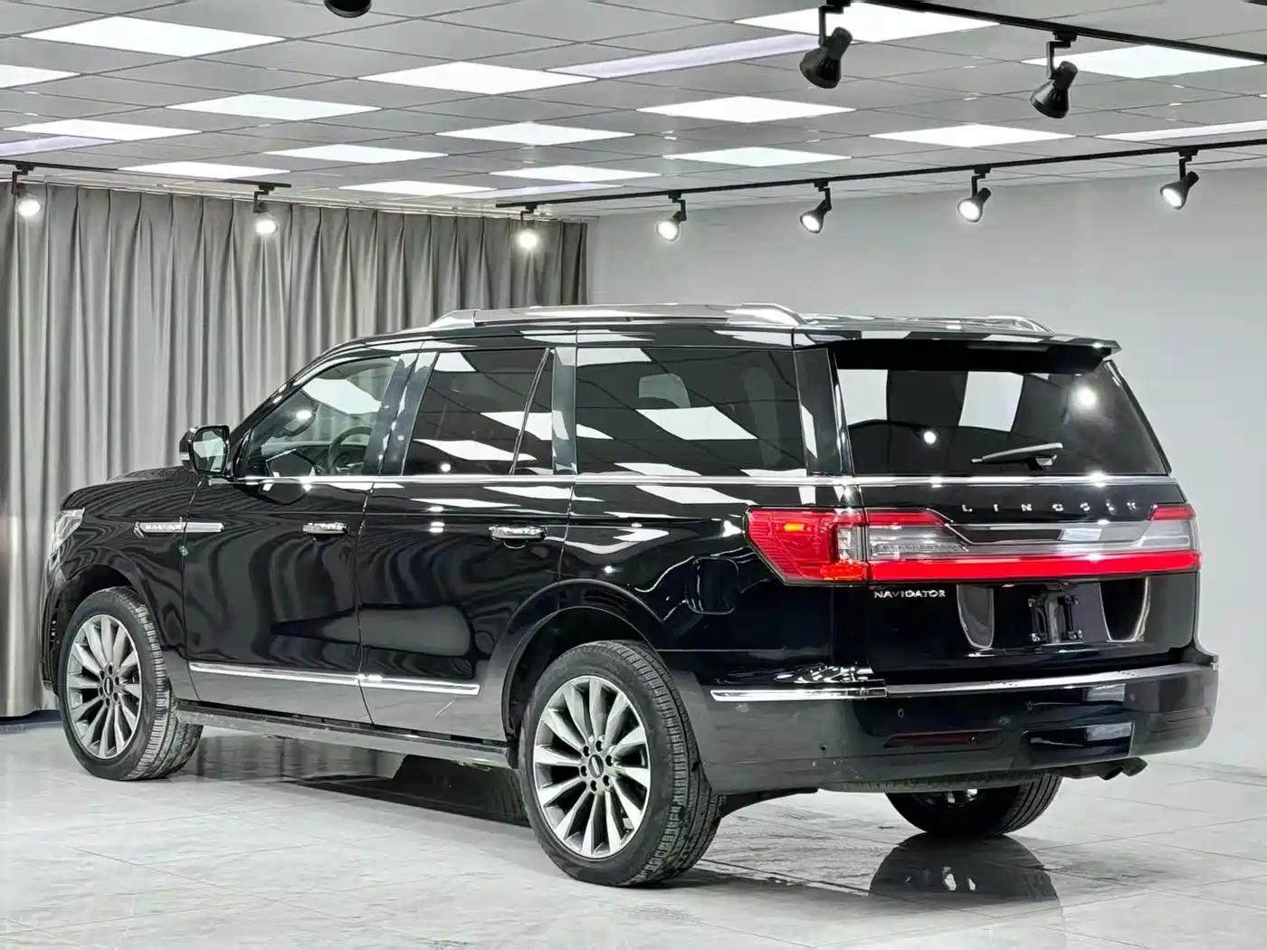 LINCOLN NAVIGATOR