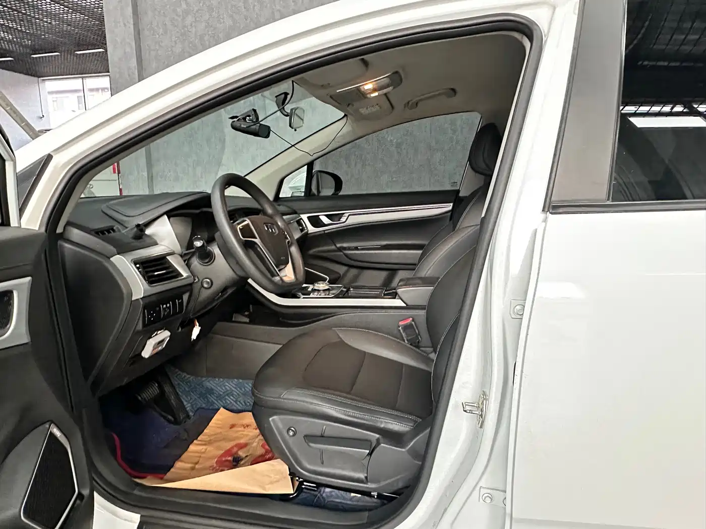 Geely Emgrand GSe 2018 2018 Leading Style