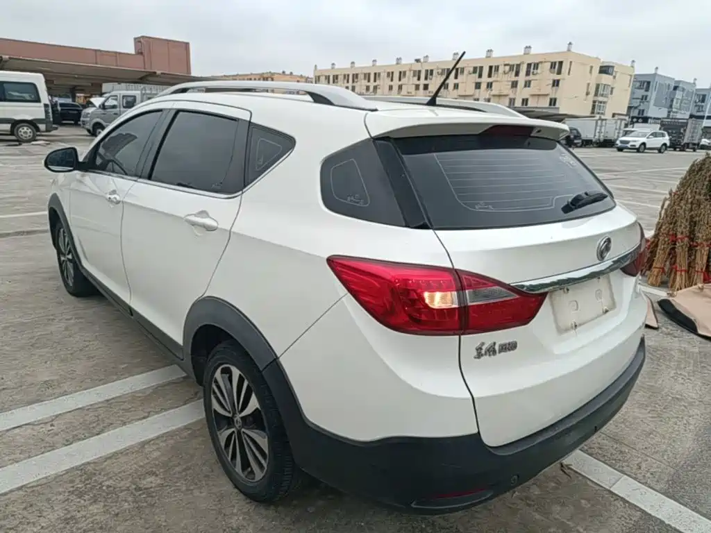 Dongfeng Aeolus Dongfeng Fengshen AX3 2016 2016 1.4T Manual Ultimate Cool Edition
