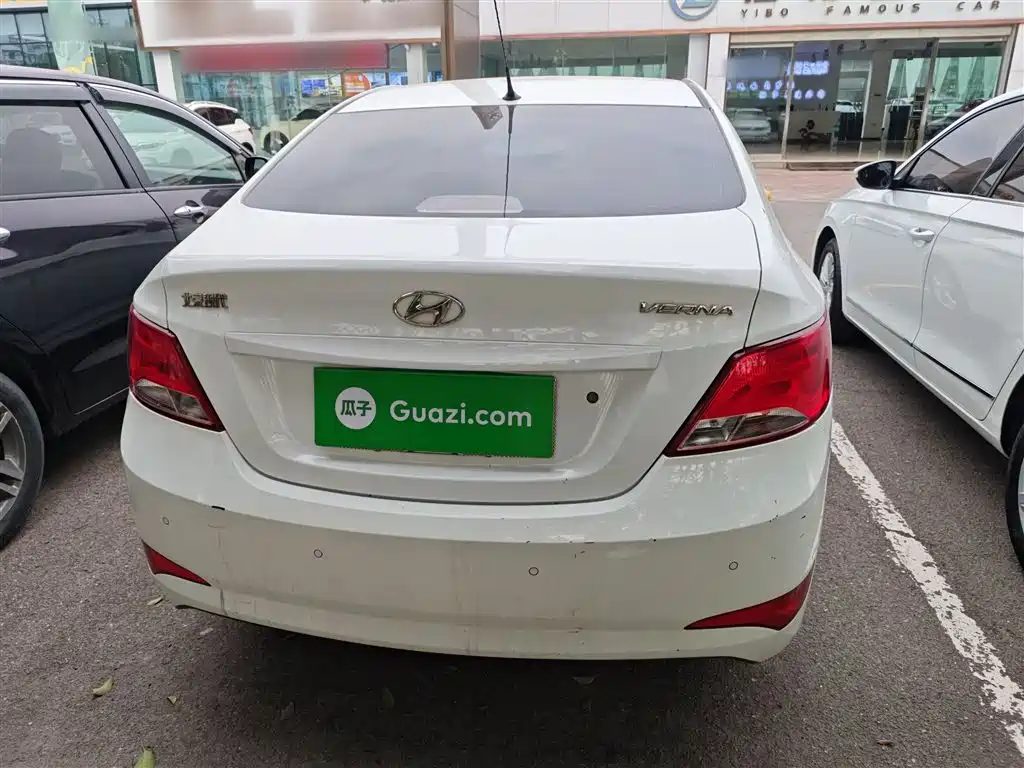 Hyundai Verna 2014 1.4L Manual Smart GLS фото 6