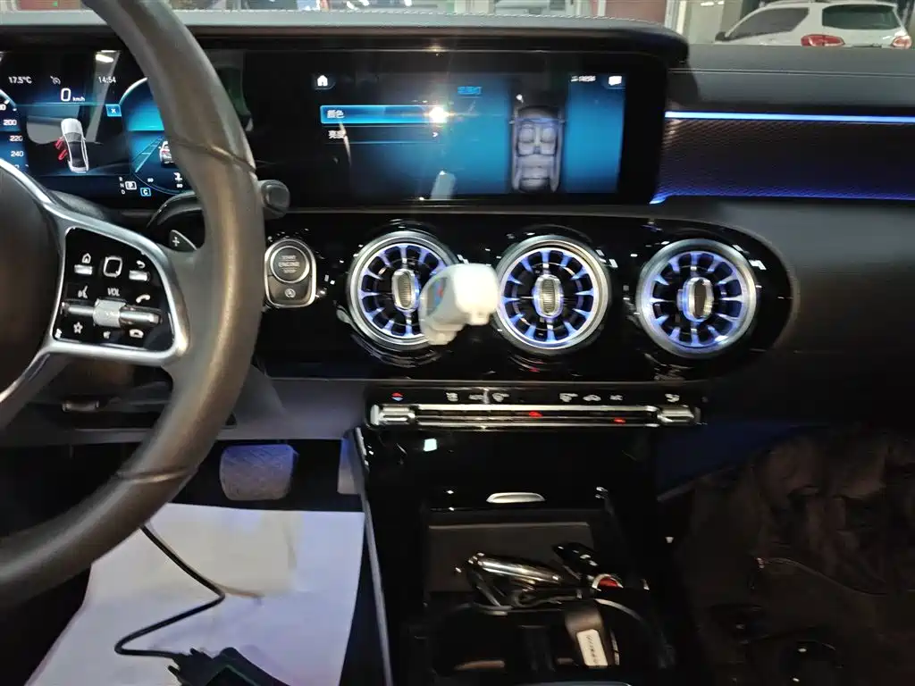 Mercedes-Benz A-Class 2020 A 200 L Sport Sedan фото 13