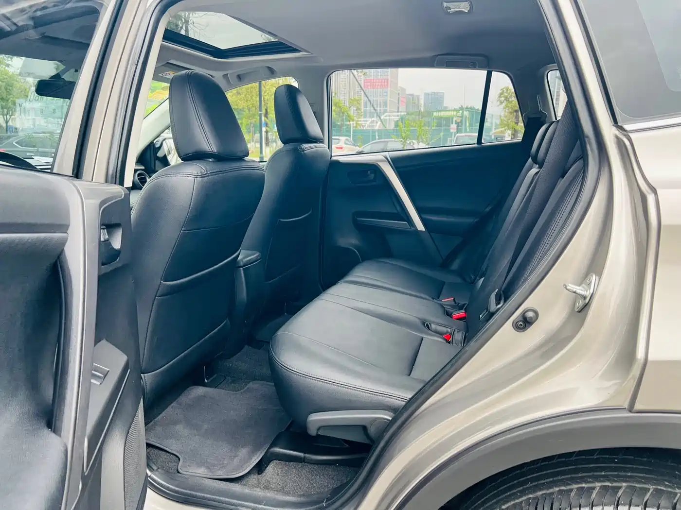 Toyota RAV4 Rongfang 2019 2.0L CVT 2WD Trend Edition China VI фото 12