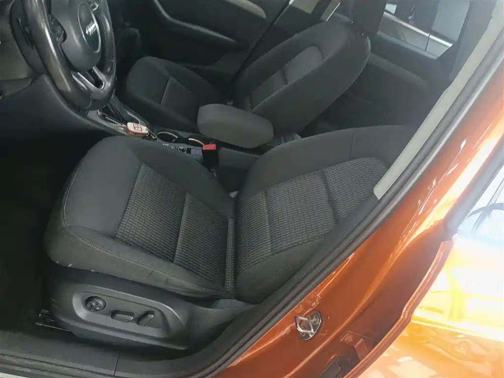 Audi Q3 2015 35 TFSI Millionth Anniversary Intelligent Leader фото 7