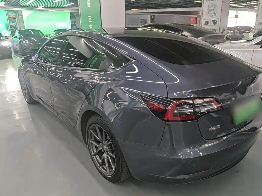 Фото 5 - Tesla Model 3