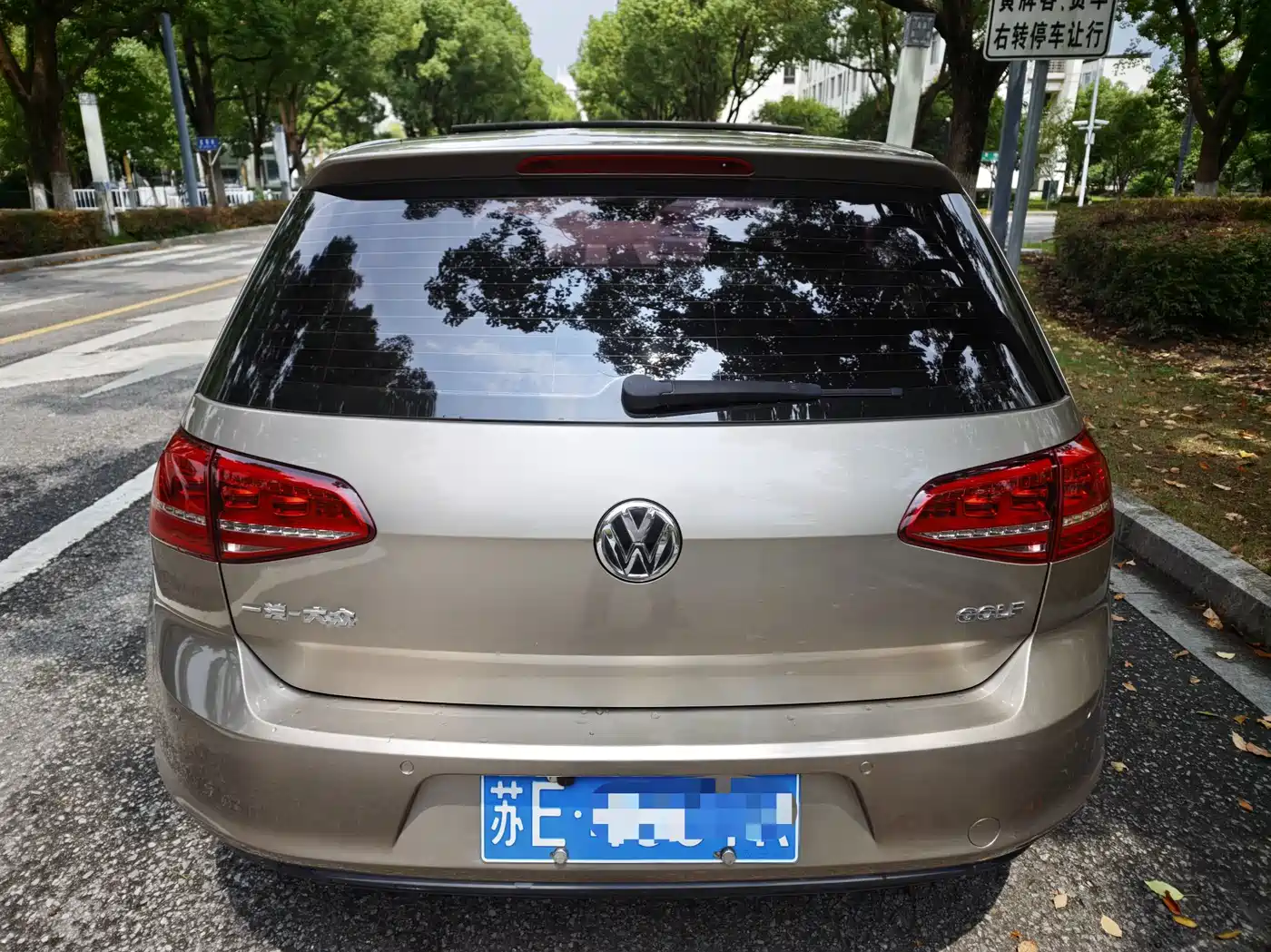 Фото 4 - Volkswagen Golf