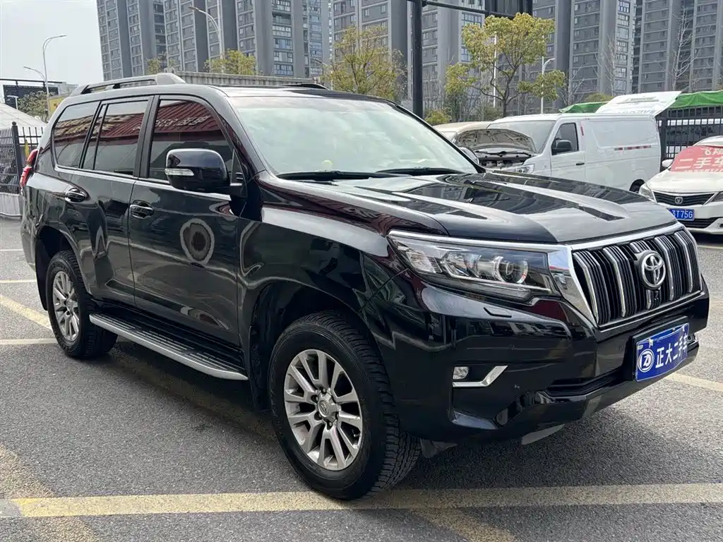 TOYOTA PRADO