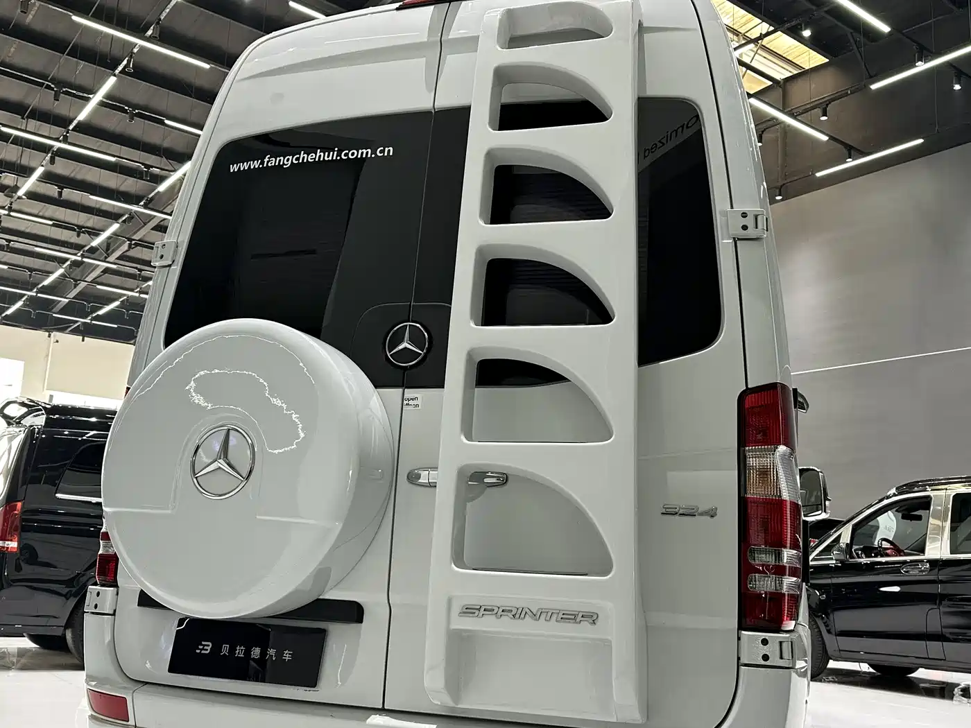 Mercedes-Benz Sprinter 2016 2.1T Comfort Tour Long Wheelbase Extended Version фото 28
