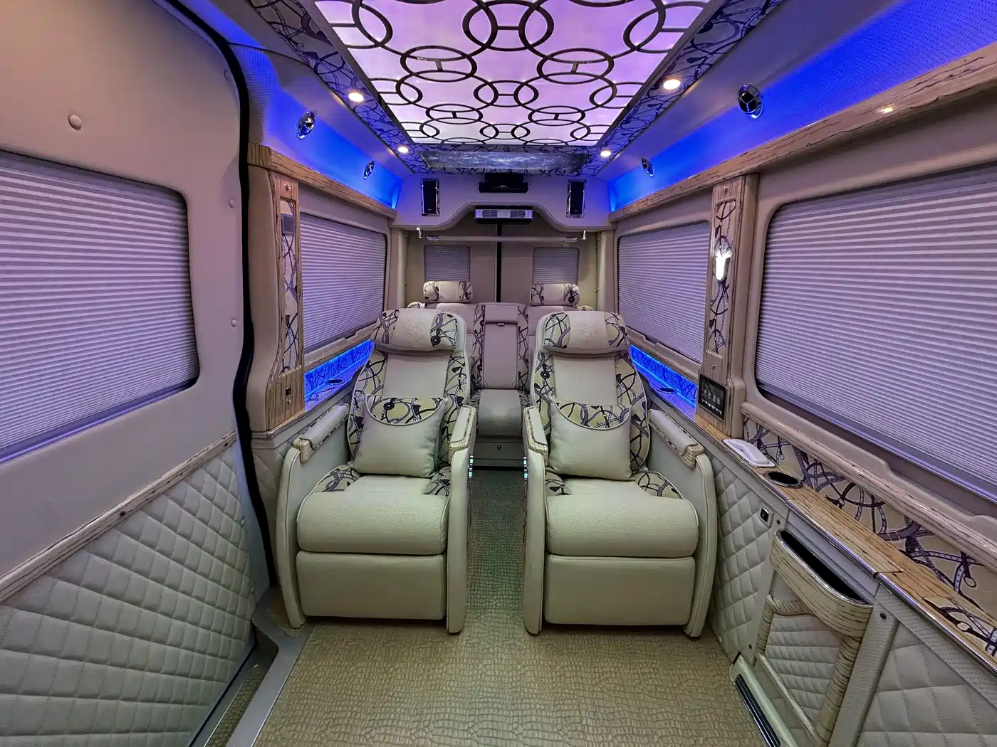 Mercedes-Benz Sprinter 2016 2.1T Comfort Tour Long Wheelbase Extended Version фото 24