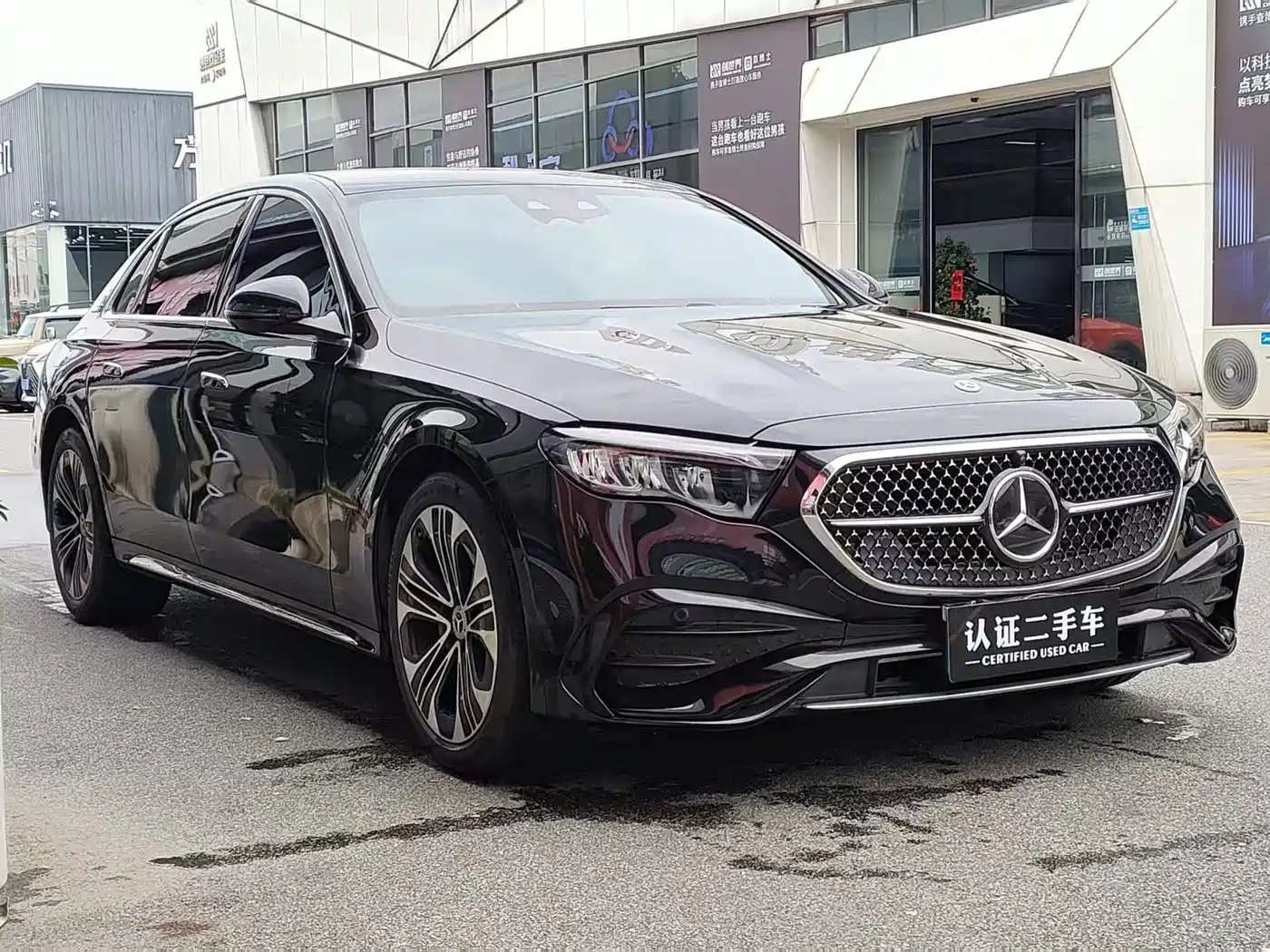 Mercedes-Benz E-Class 2024 E 300 L Fashion фото 6