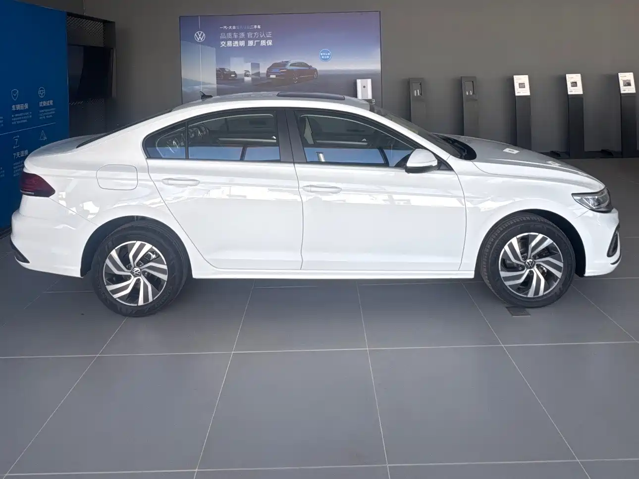 VOLKSWAGEN BORA