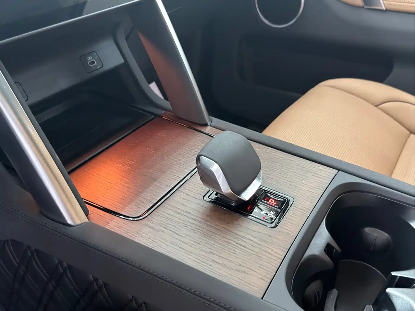 LAND ROVER DISCOVER SPORTS