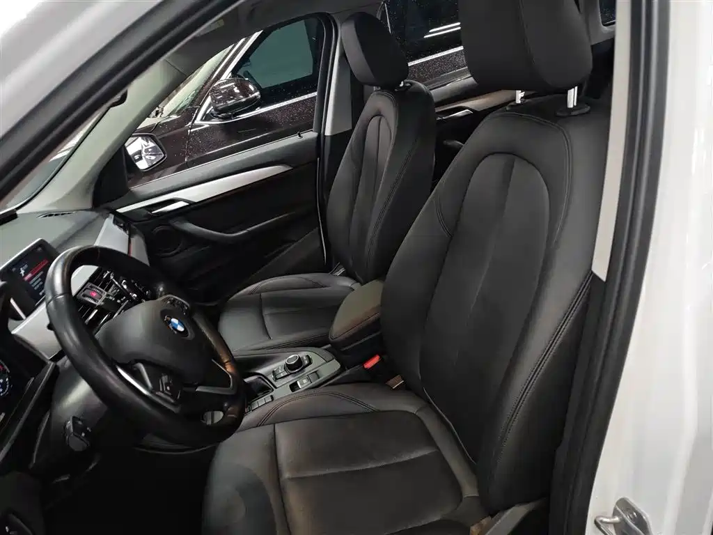 BMW X1 2019 sDrive20Li Leading Model фото 11