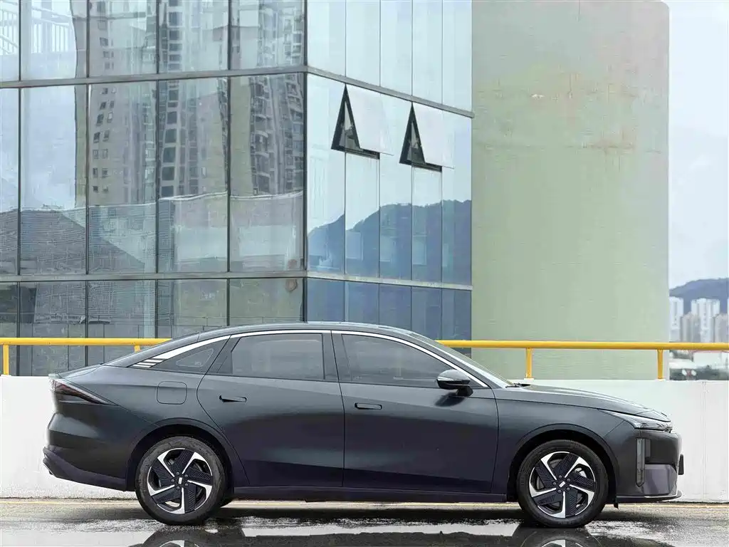 Photo 7 - Geely Galaxy Galaxy L6