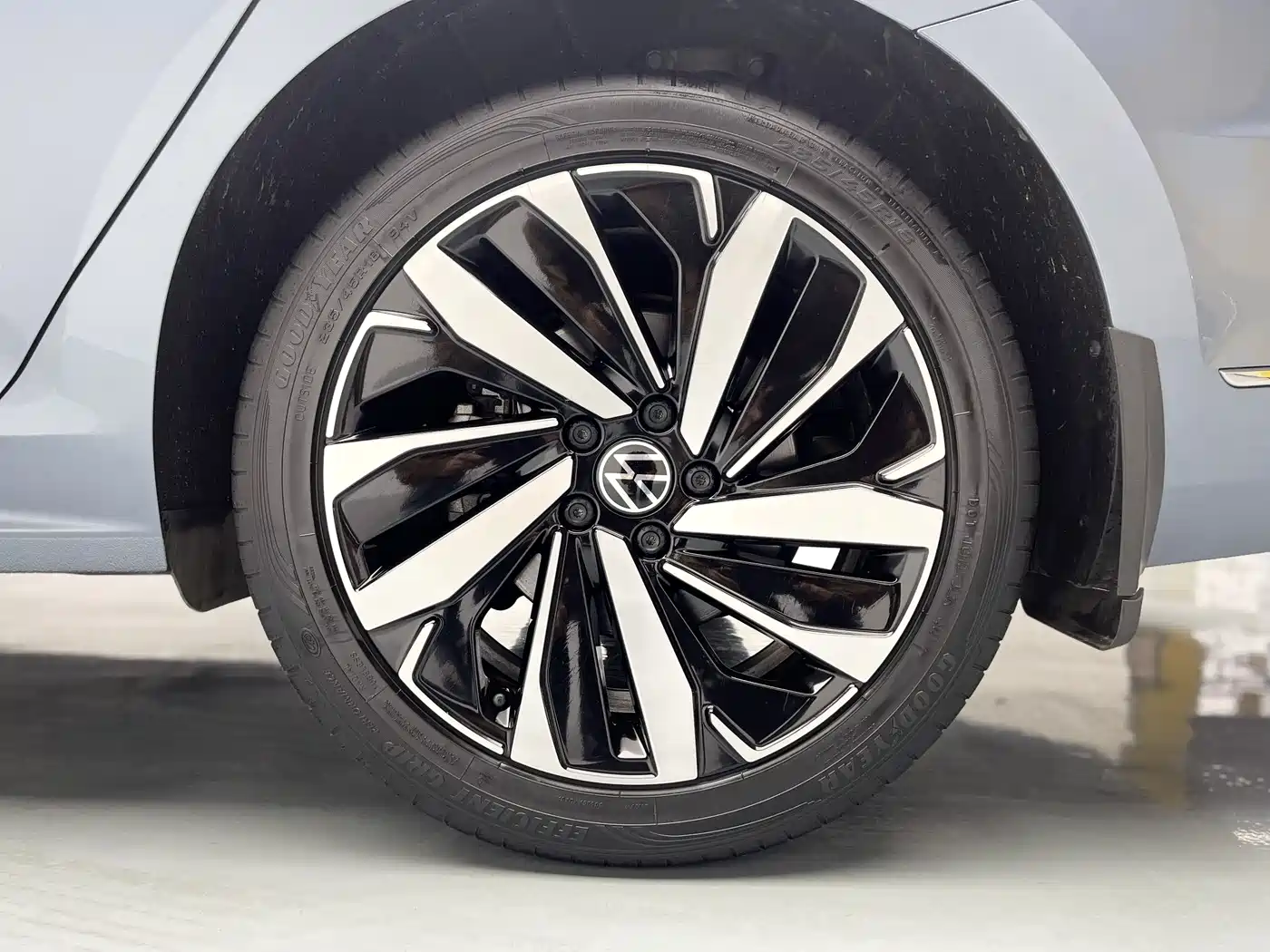 Volkswagen Passat 2022 330TSI Luxury Edition фото 5