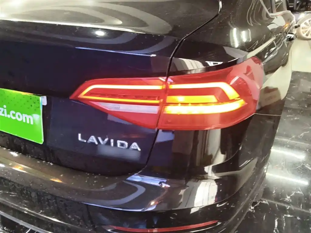 Volkswagen Lavida 2019 1.5L Automatic Comfort Edition China VI фото 8