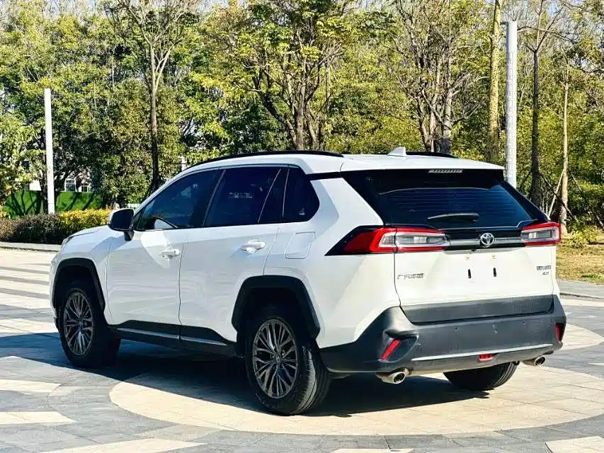 Toyota Wildlander 2023 2.0L CVT AWD Luxury PLUS фото 5