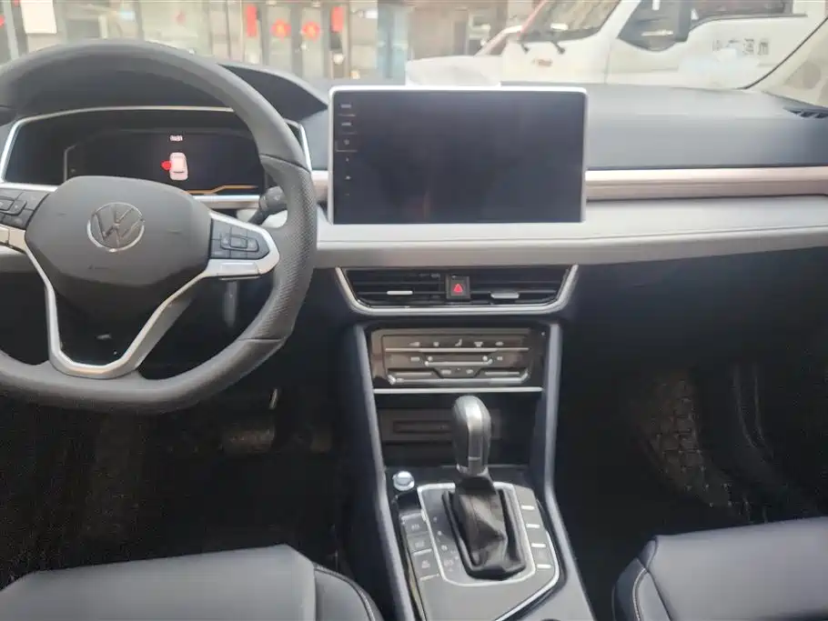 Volkswagen Tharu 2024 300TSI 2WD Full Moon Edition фото 12