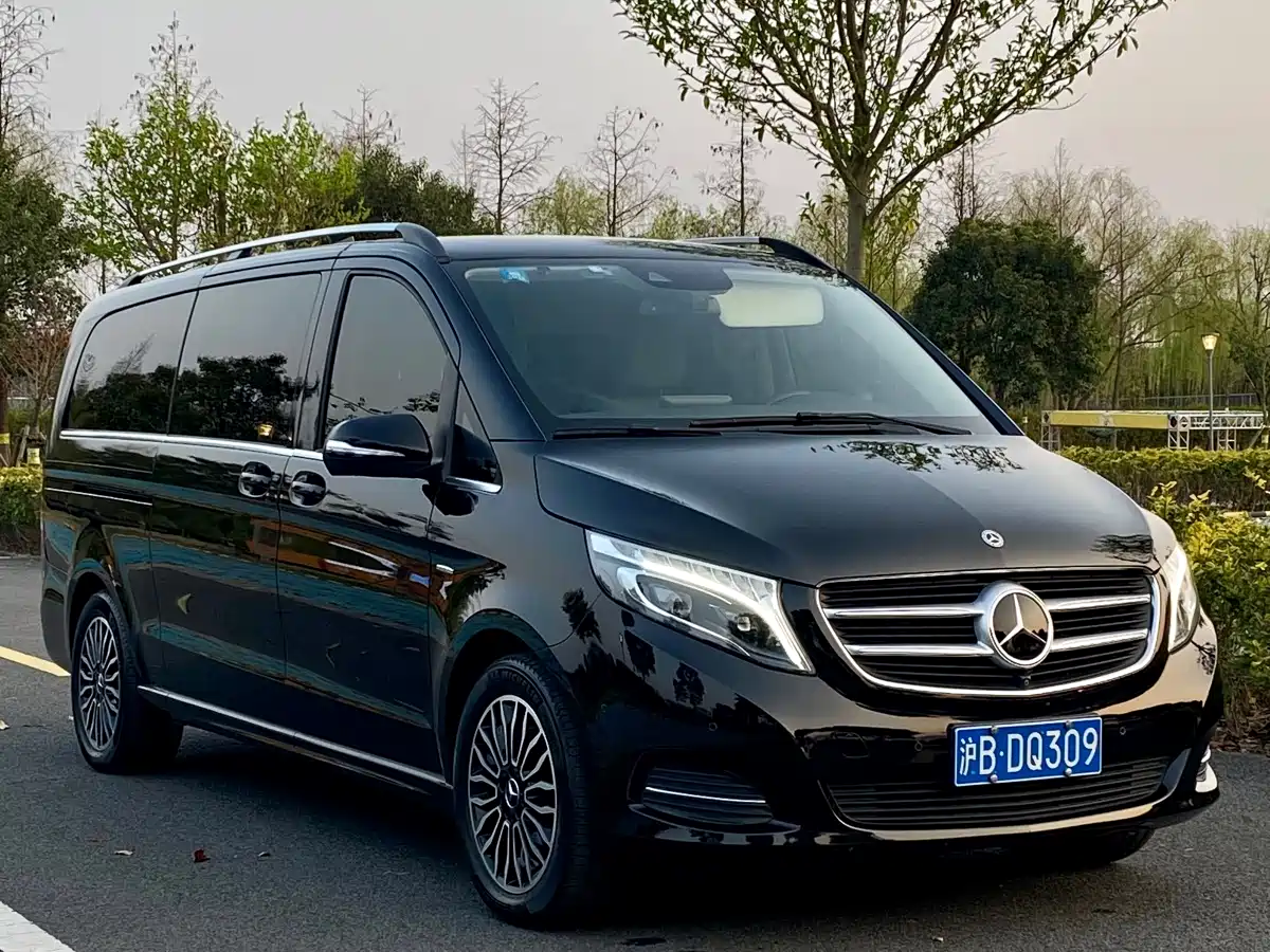 Mercedes-Benz V-Class 2017 Model V 260 L Premium Extended Edition фото 11