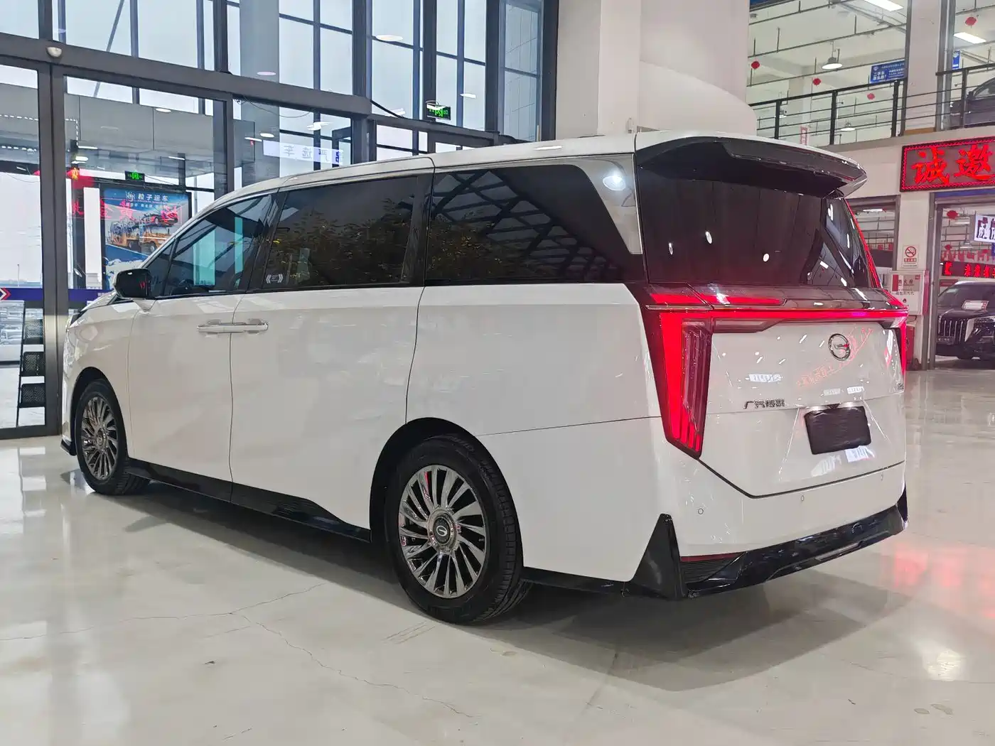 GAC Trumpchi Trumpchi M8 2023 Model Master Series 400T Flagship Edition фото 23