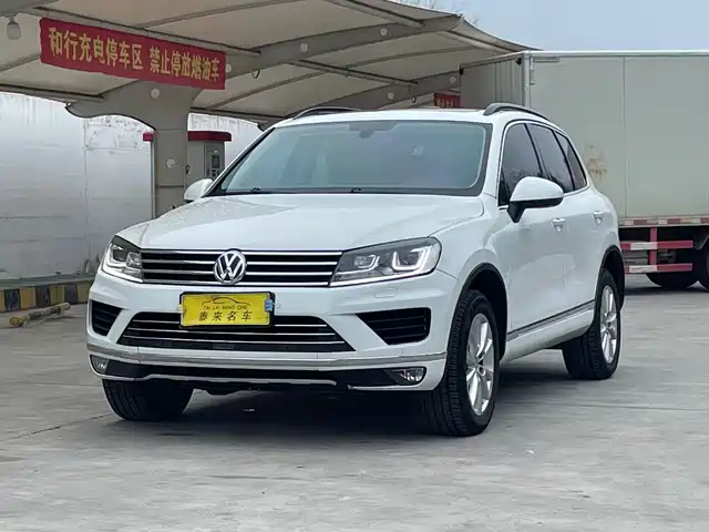 VOLKSWAGEN TOUAREG