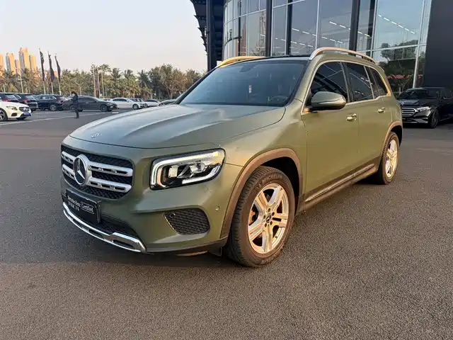 MERCEDES-BENZ GLB