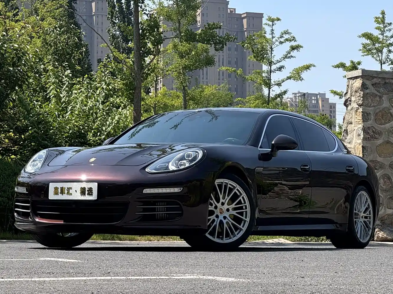 Фото 1 - Porsche Panamera