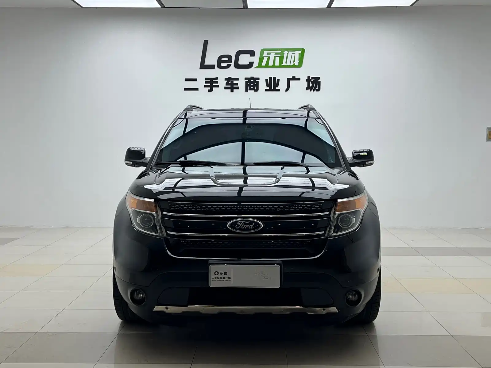 Photo 1 - Ford Explorer (Import)