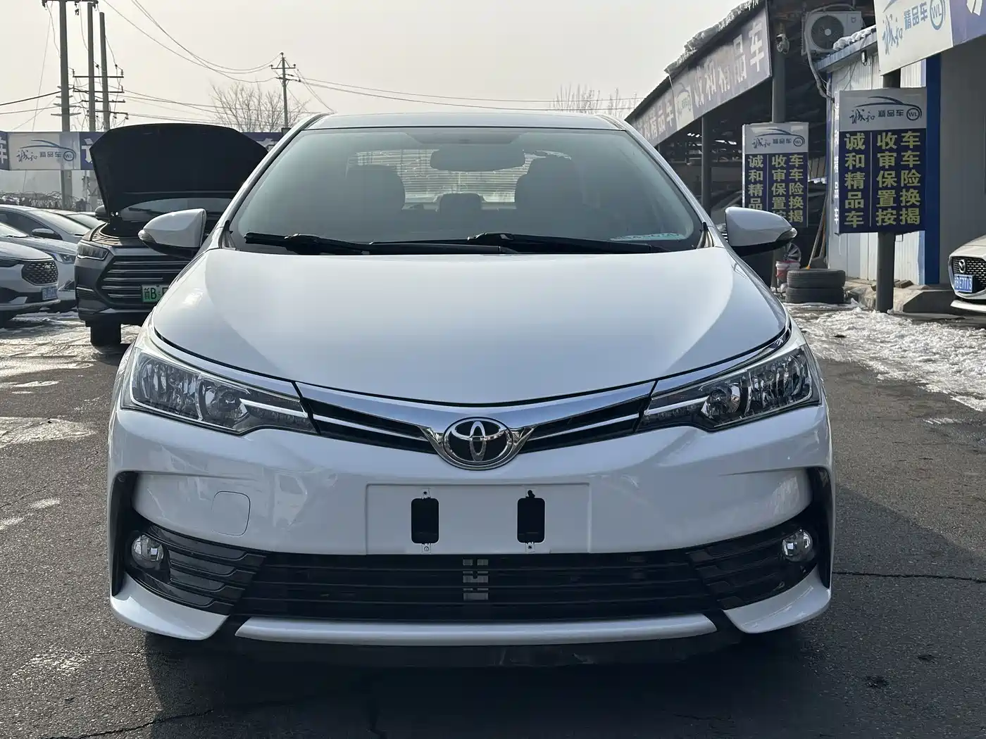 Toyota Corolla 2017 Facelift 1.2T S-CVT GL фото 2