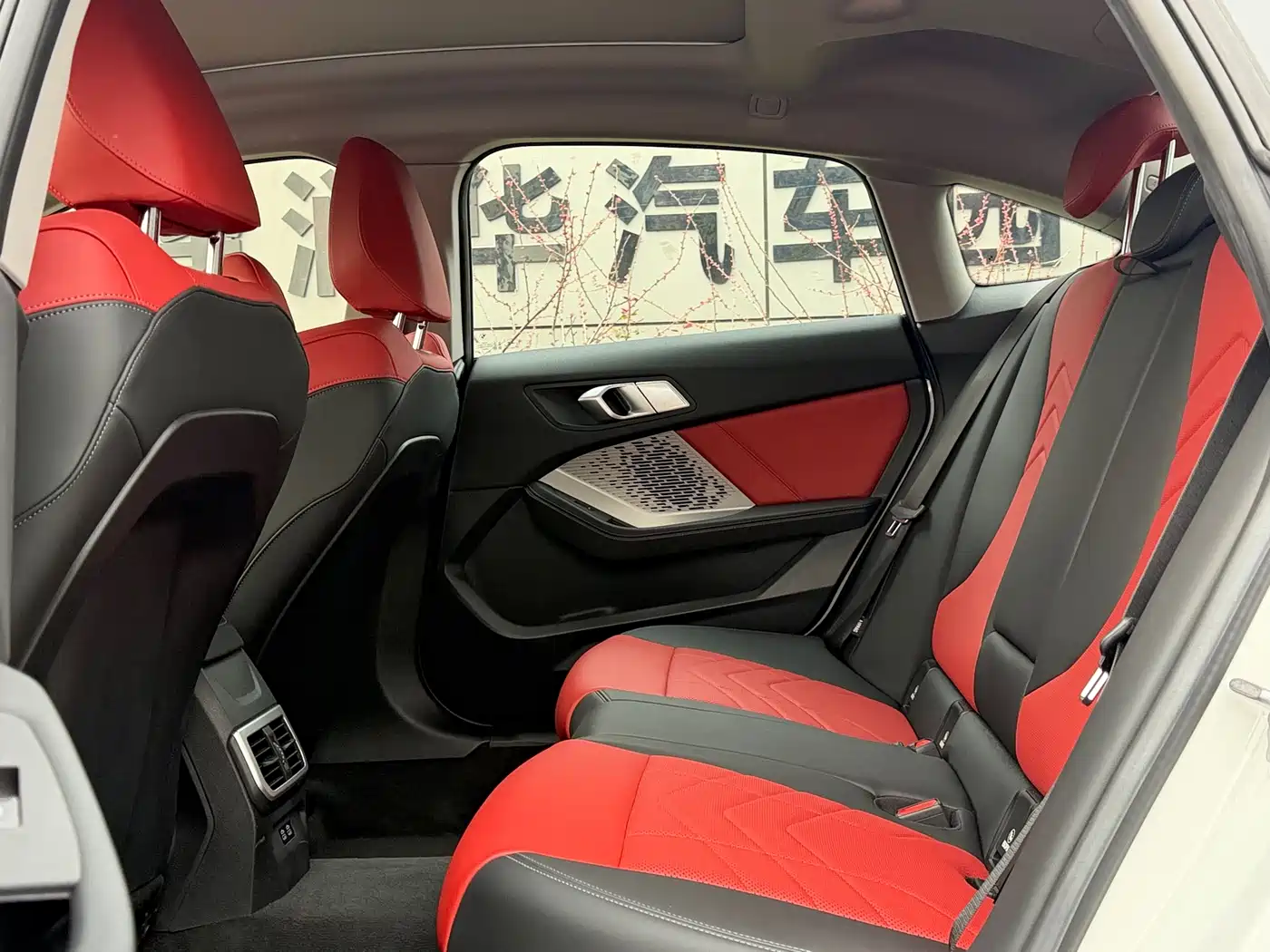BMW 2 Series 2025 225L M Sport Package фото 9