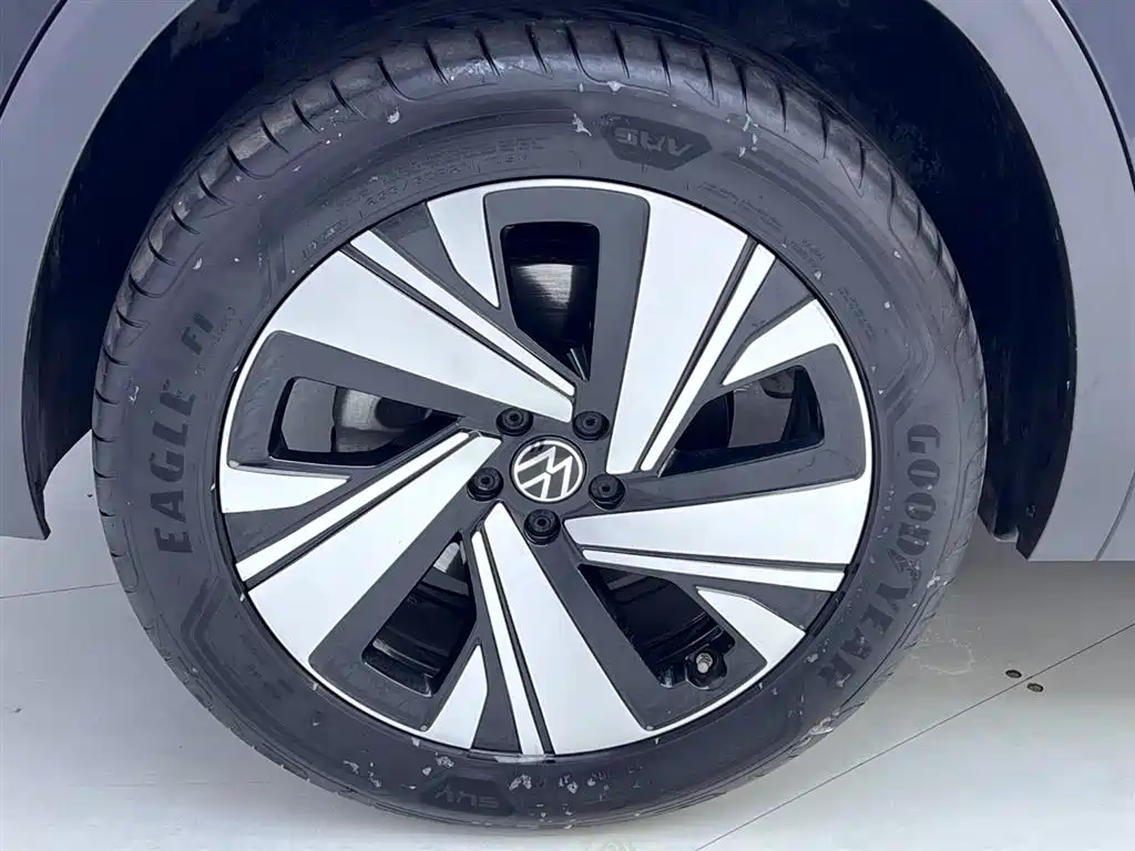 Volkswagen Teramont 2024 380TSI 4WD Dragon Glory Edition фото 12