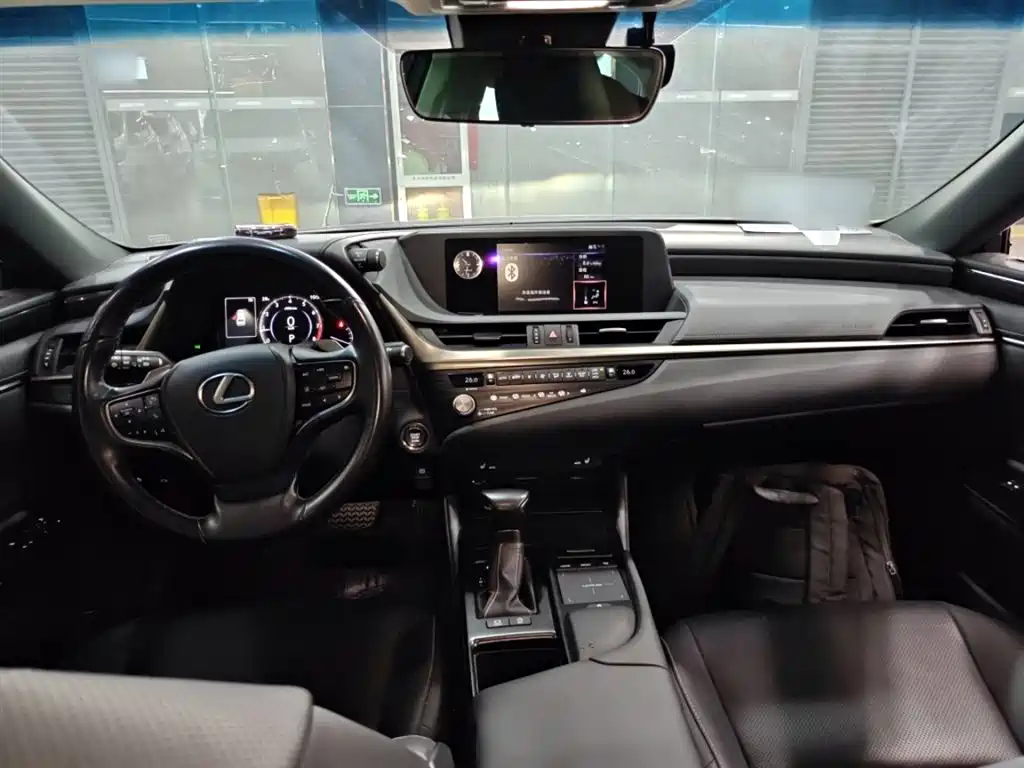 Lexus ES 2020 200 Excellence фото 3