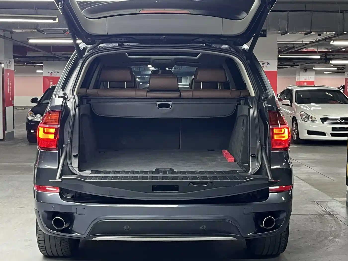 BMW X5 (Import) 2011 xDrive35i Leading Edition фото 19