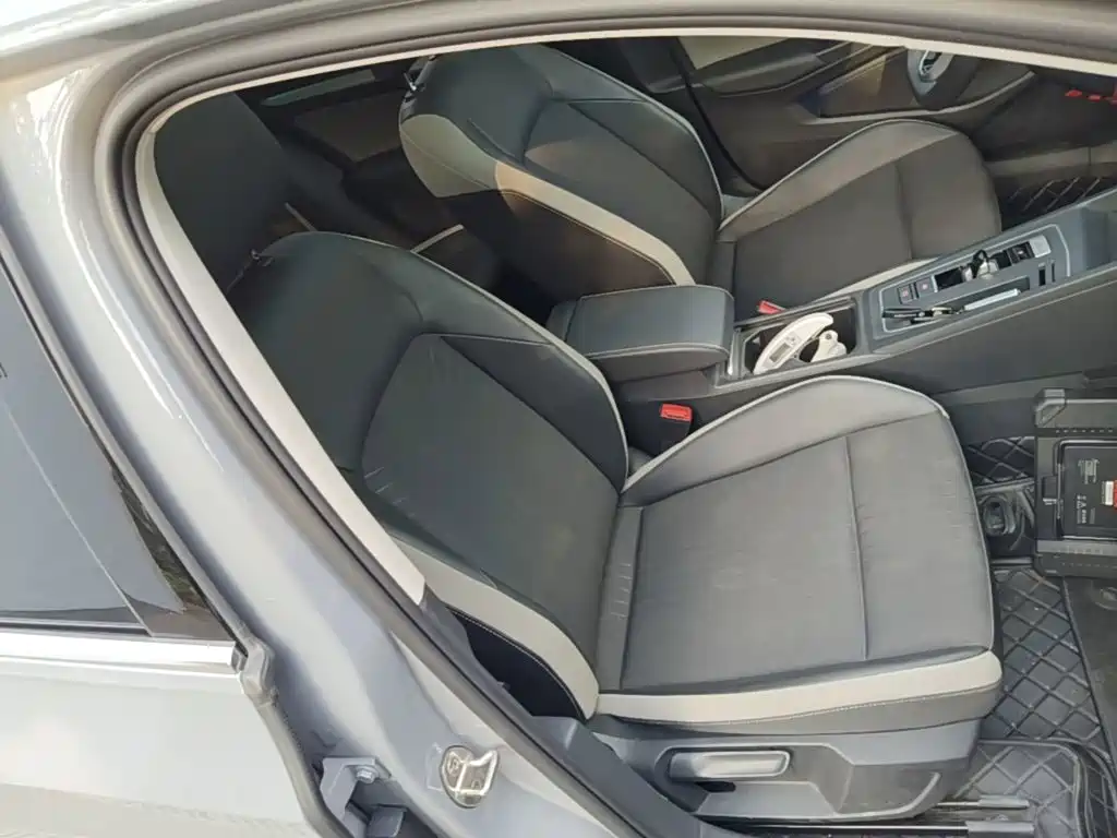 Volkswagen Golf 2021 280TSI DSG Pro 25