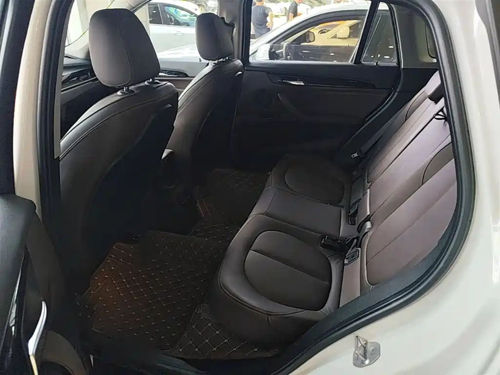 BMW X1 2018 sDrive18Li Premium Model фото 17
