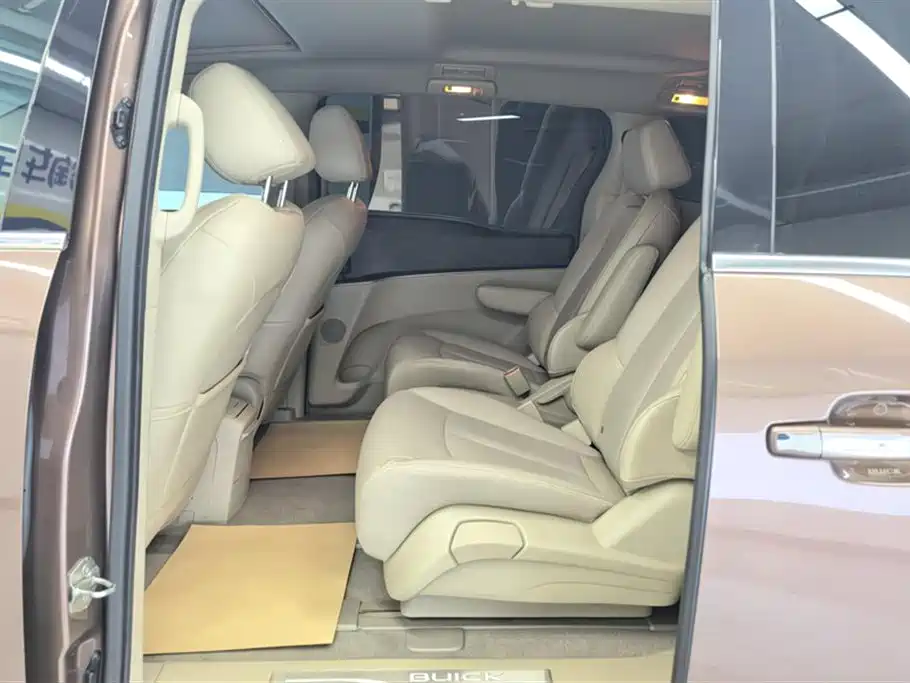 Buick GL8 2018 28T Premium Model China VI фото 11