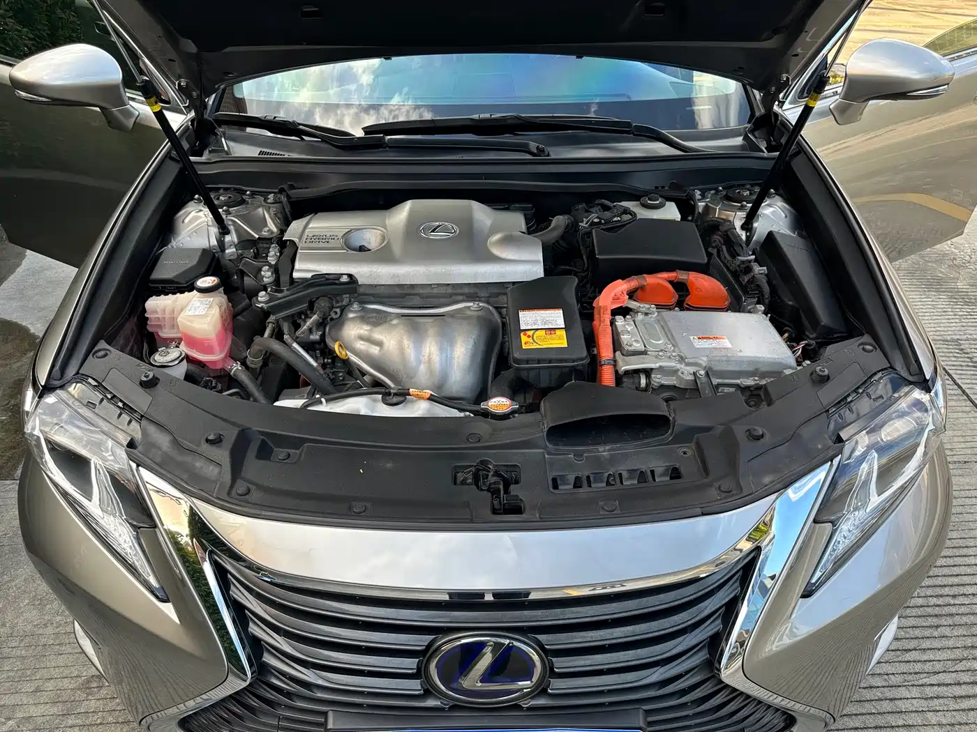 Photo 12 - Lexus ES