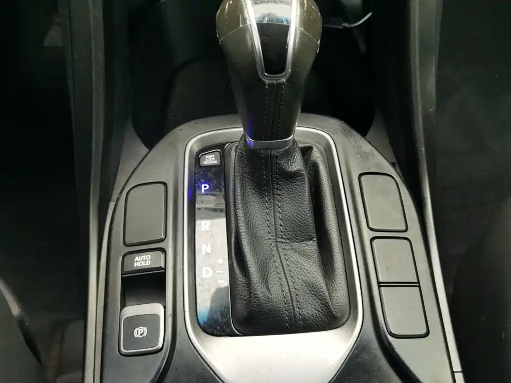 Hyundai Santa Fe 2014 2013 Model 2.4L Automatic 2WD Smart