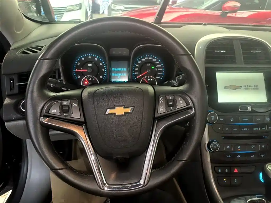 Chevrolet Malibu 2014 2.0L Automatic Luxury фото 11