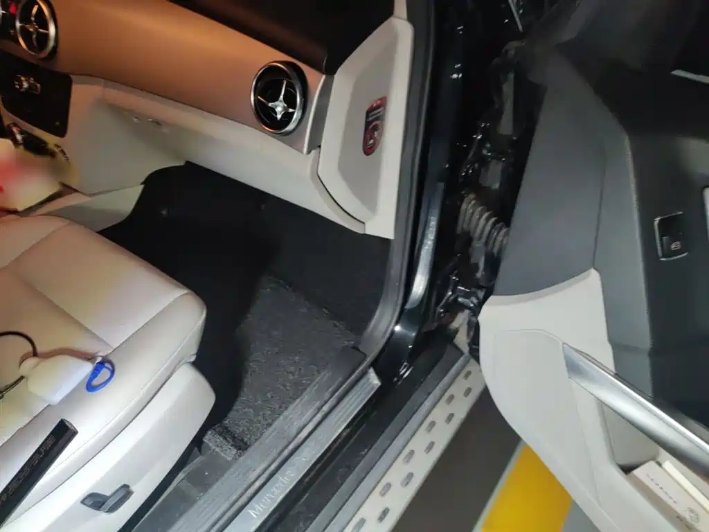 Mercedes-Benz GLK-Class 2013 GLK 300 4MATIC Dynamic Sunroof фото 20