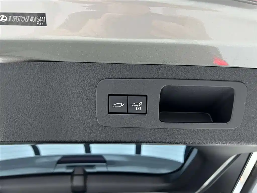 Lexus LX 2025 700h Boundary Edition фото 31