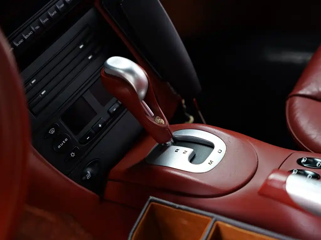 Porsche 911 2004 Carrera S Coupe 3.6L фото 34