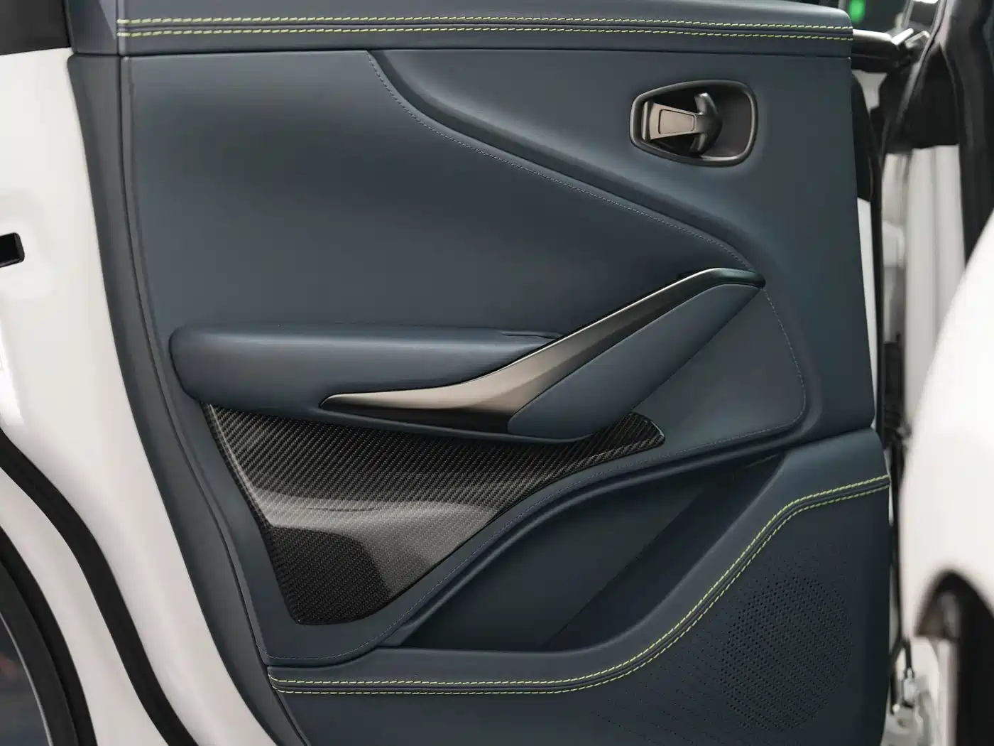 Aston Martin DBX 2023 2023 Model 4.0T V8 707
