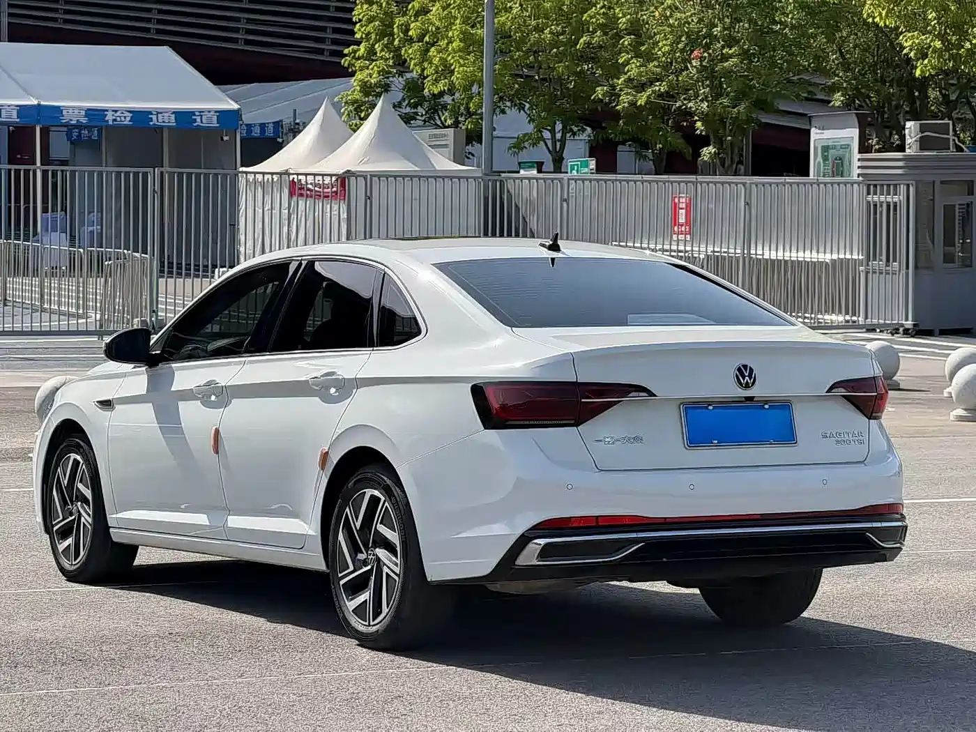 Volkswagen Sagitar 2023 300TSI DSG Surpassing Edition фото 9