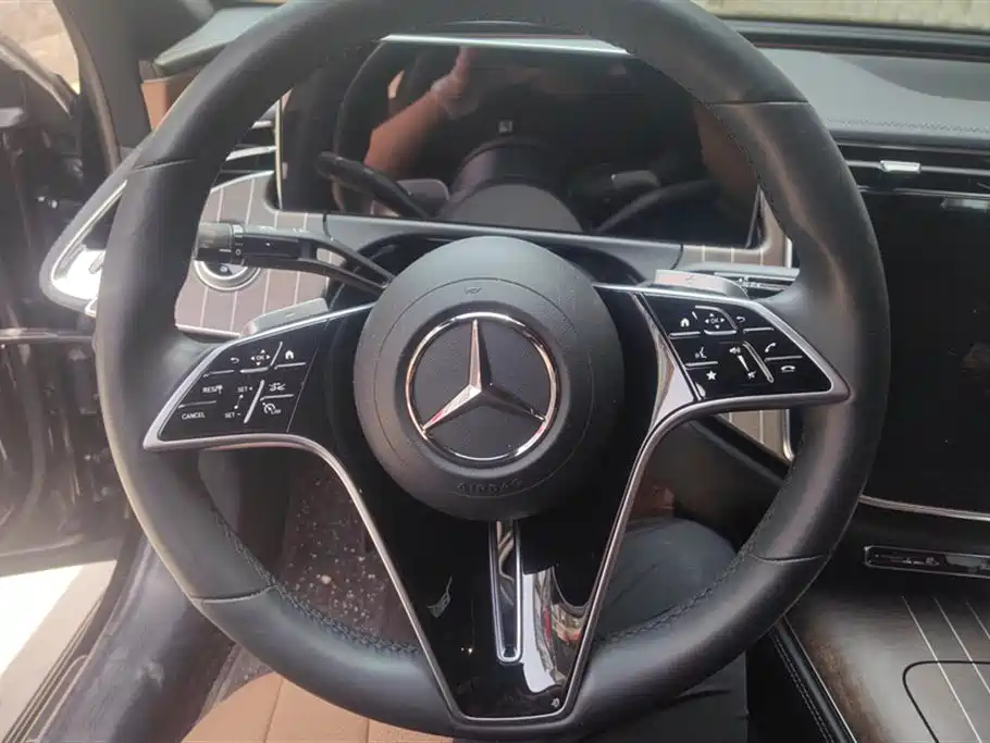 Mercedes-Benz E-Class 2024 E 300 L Fashion фото 15