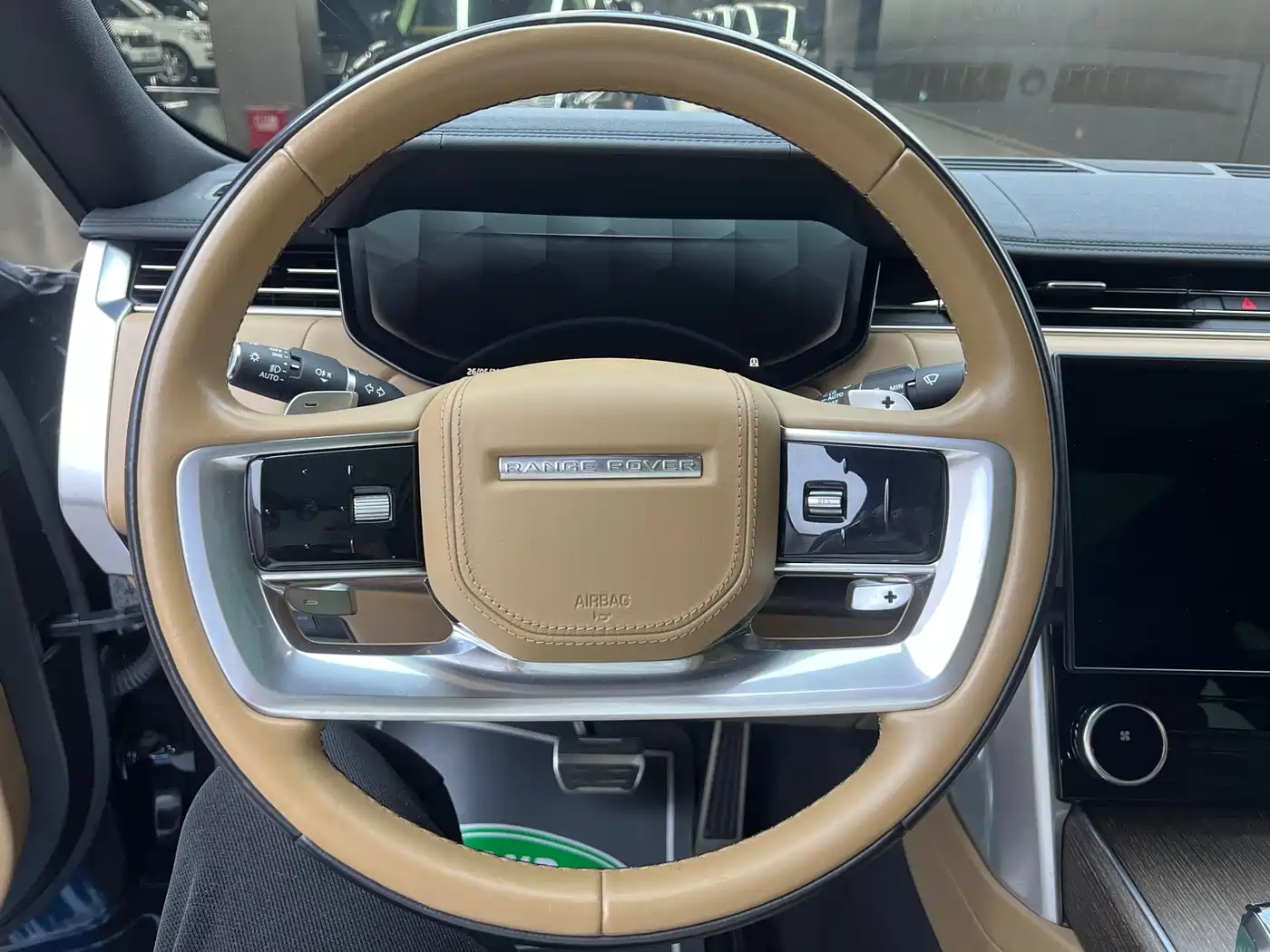 Land Rover Range Rover 2023 3.0 L6 400PS Genesis Extended Version фото 15