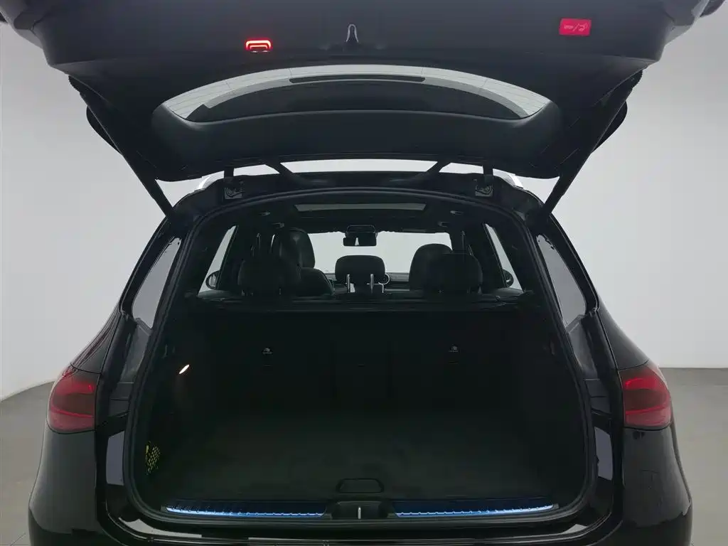 Mercedes-Benz GLC 2023 GLC 260 L 4MATIC Sport 5-seater фото 16