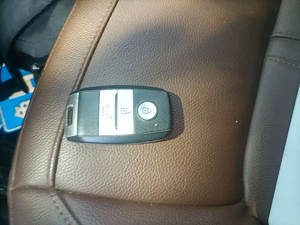Landwind X5 2017 2016 Plus 1.5T CVT Pioneer Edition