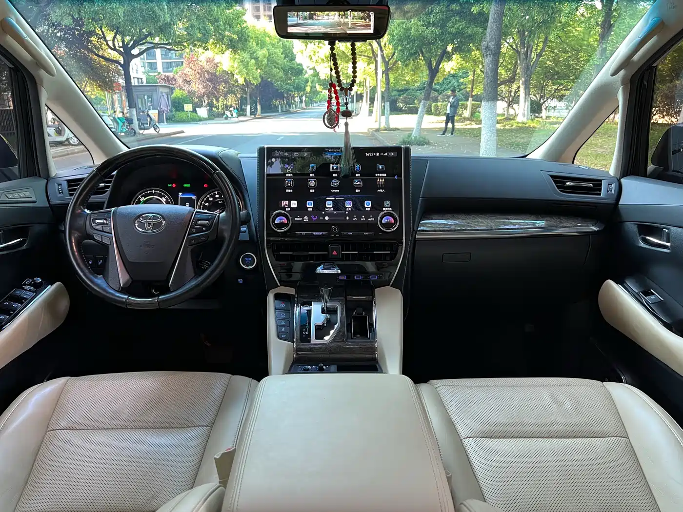 Toyota Vellfire 2019 Hybrid 2.5L HV Premium Edition фото 7